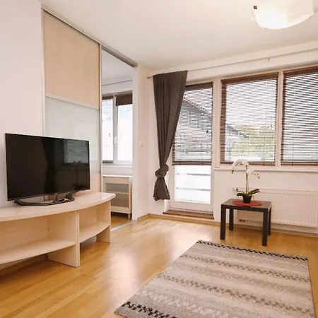 Apartment Gustowny Victus Z 1 Sypialnia By Renters